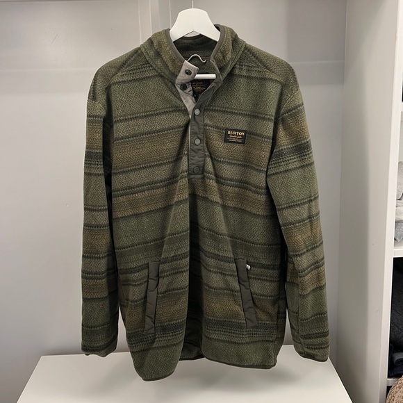 Burton Other - Burton quarter button